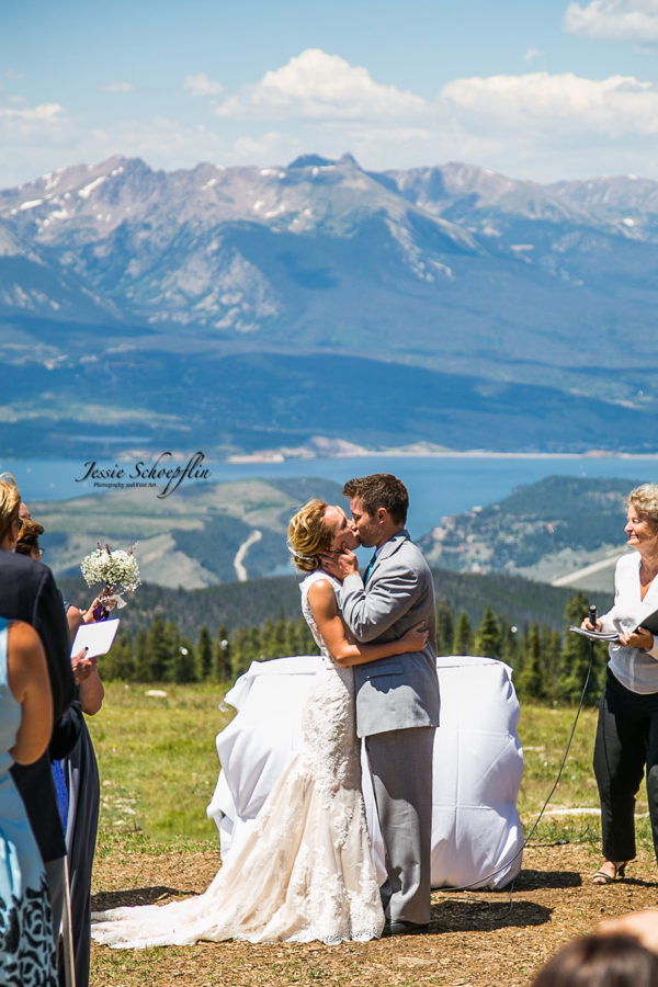 3-wedding-kiss-mountaintop