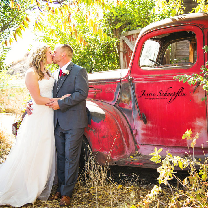 Quaint Backyard Colorado Wedding - The Sparers