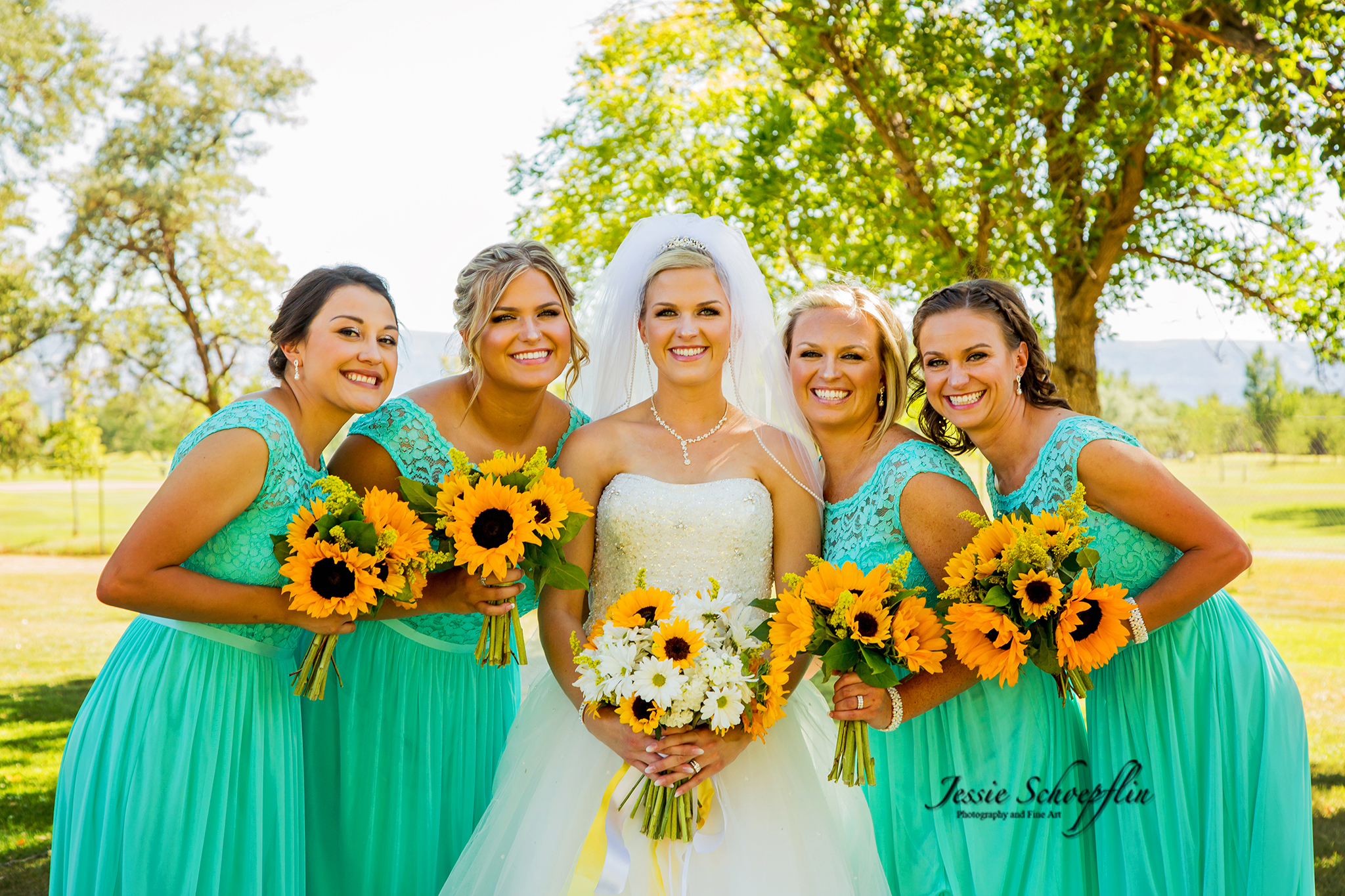 bridal-party-sunflowers