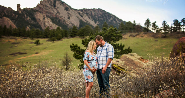 Colorado Maternity Photos in the Spring